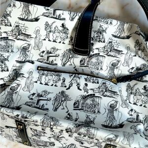 Don’t and Burke Disney Pirates large shoulder bag!